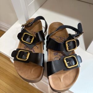 Elegant Black Sandals with Buckle Straps
